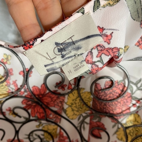 NWOT Loft Floral Knotted Cami Size M - Picture 2 of 5